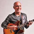 image of Larry Carlton