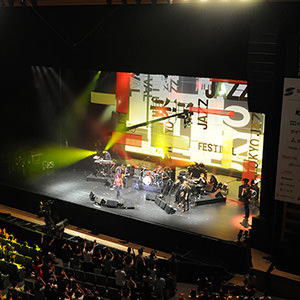 9月6日（土）夜［THE GROOVE］チャカ・カーン