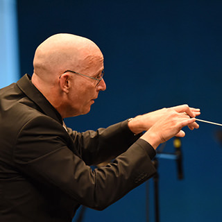 ボブ・ジェームス ＆ 東京フィルハーモニー交響楽団 “WORLD PREMIERE OF THE PIANO CONCERTO BY BOB JAMES” 指揮者 : ケヴィン・ローズ featuring スティーヴ・ガッド､ カリートス・デル・プエルト special guest 渡辺香津美