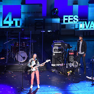 エスペランサ・ スポルディング Presents Emily's D+Evolution