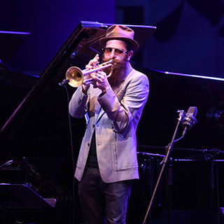 エリ・デジブリ・カルテット featuring アヴィシャイ・コーエン 	with Special Guest 山中千尋