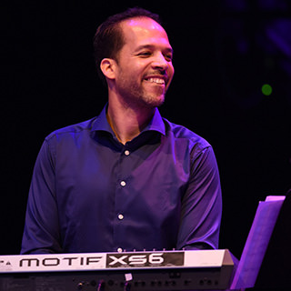 リー・リトナー Guest: TOKYO JAZZ HORNS（市原ひかり、小林香織、駒野逸美、浜崎航、宮本大路）